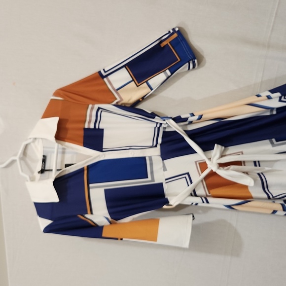 Dress - Picture 2 of 3